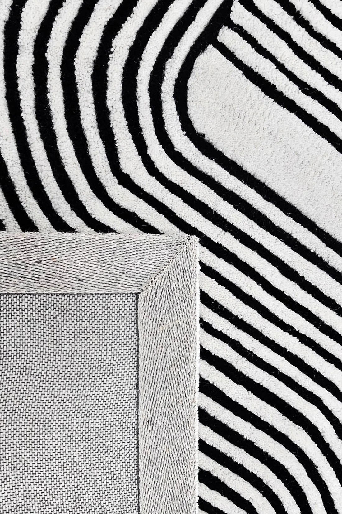 Viper Black Hand Tufted