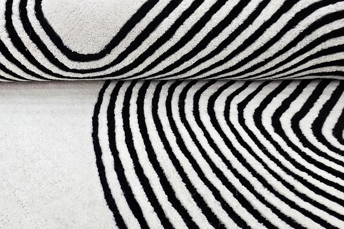 Viper Black Hand Tufted